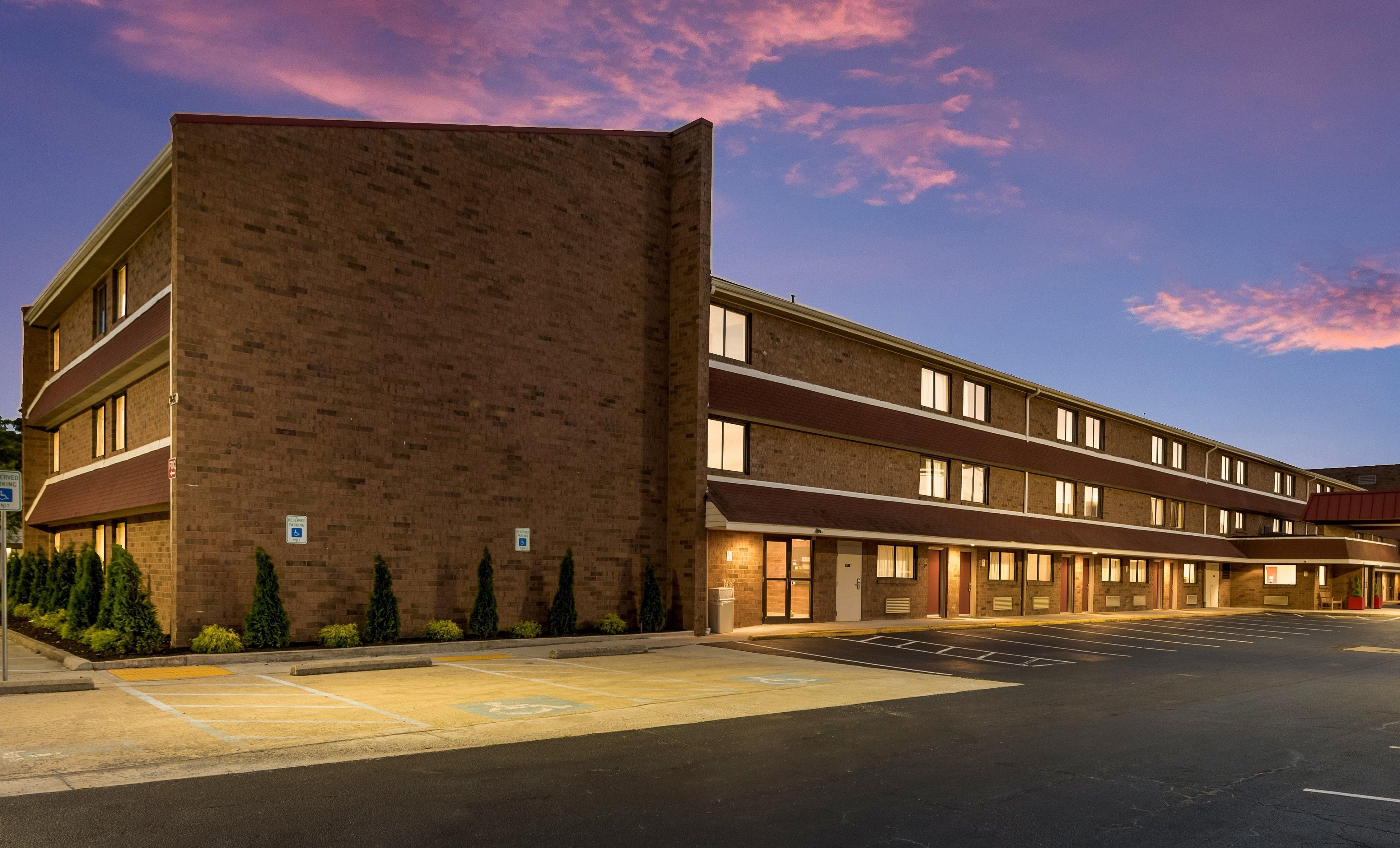 Red Roof Inn Plus+ Columbus - Уортингтон Экстерьер фото