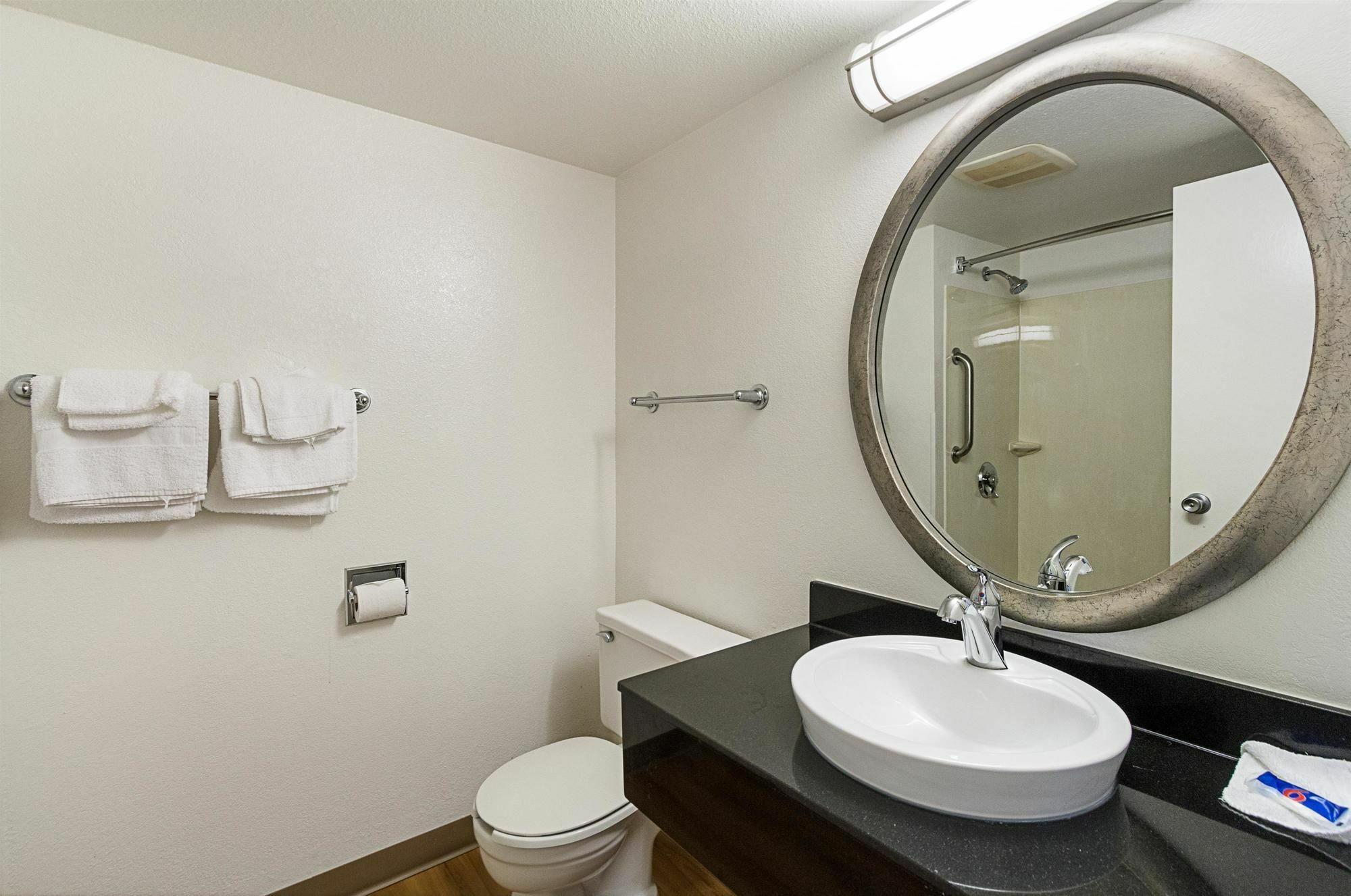 Red Roof Inn Plus+ Columbus - Уортингтон Экстерьер фото