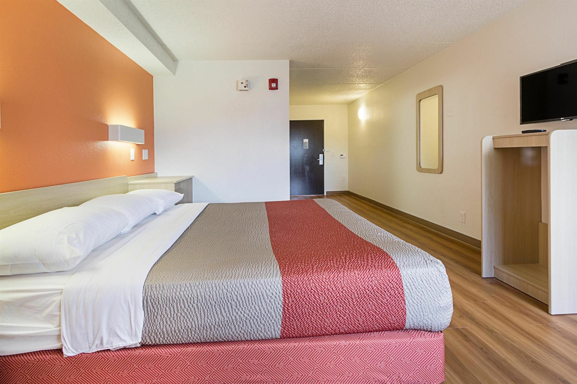 Red Roof Inn Plus+ Columbus - Уортингтон Экстерьер фото