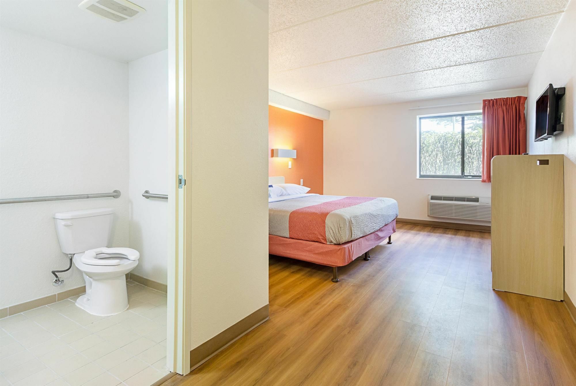 Red Roof Inn Plus+ Columbus - Уортингтон Экстерьер фото